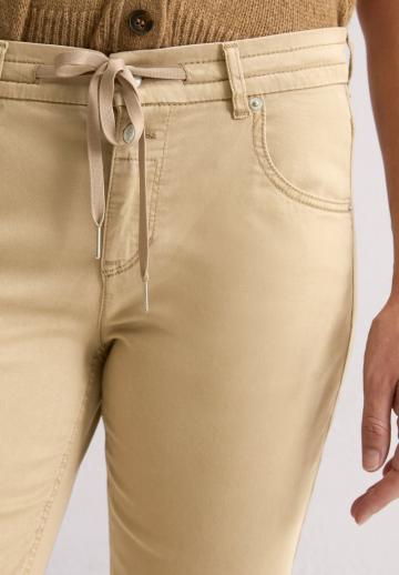 Узкие джинсы