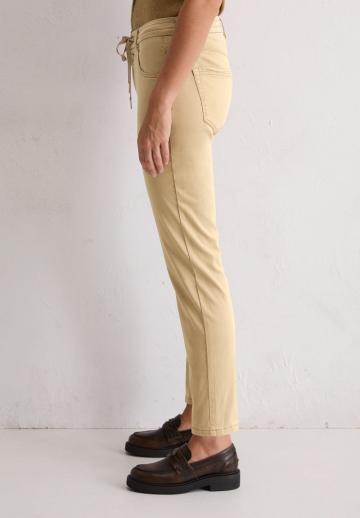 Узкие джинсы