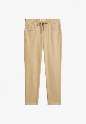 Узкие джинсы