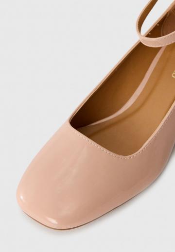 Туфли с ремешком