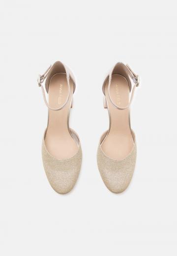 Туфли с ремешком