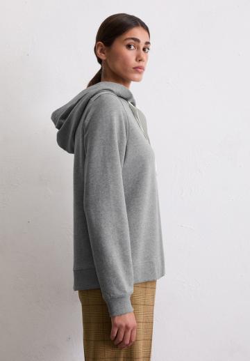 Пуловер с капюшоном