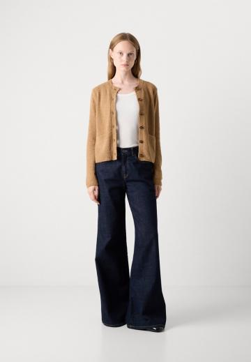 Вязаная кофта