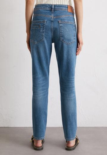 Короткие джинсы