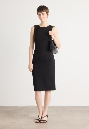 Платье футляр