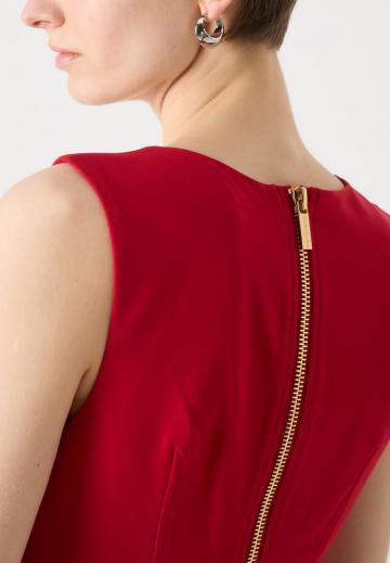 Платье футляр