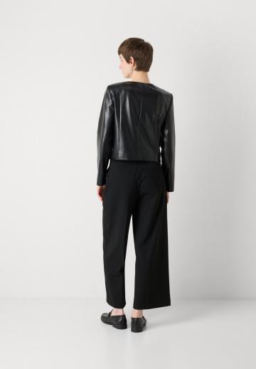 Короткая куртка