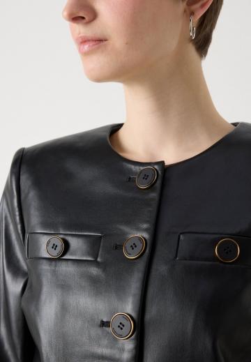 Короткая куртка