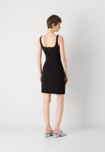 Платье футляр