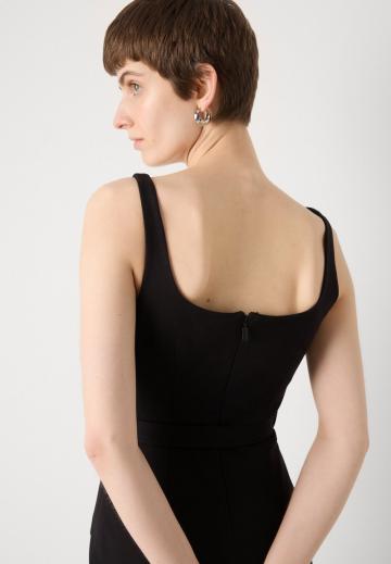 Платье футляр