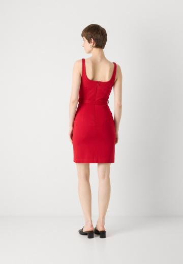 Платье футляр