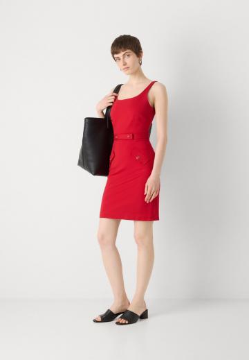 Платье футляр