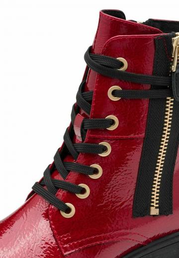 Ботинки на шнуровке