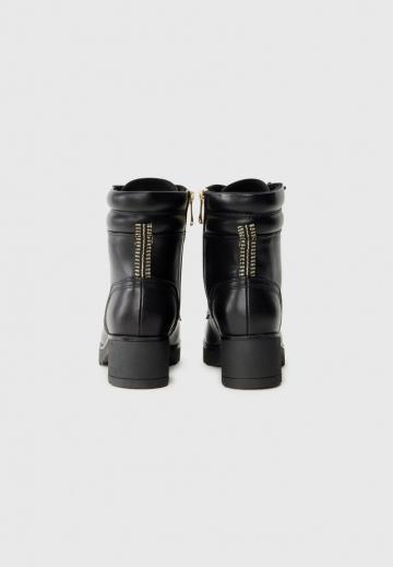 Ботинки на шнуровке