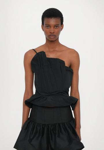 Топ на бретельках