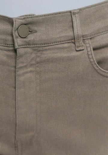 Узкие джинсы