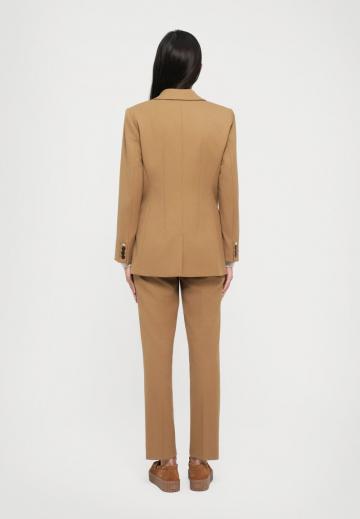 Блейзер с накладными карманами