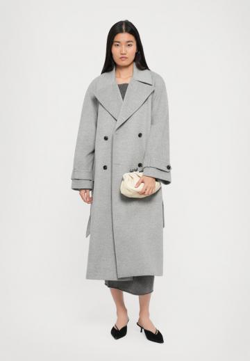 Шерстяное пальто