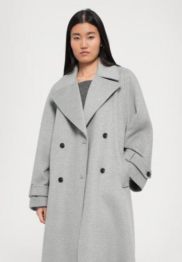 Шерстяное пальто