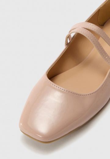 Туфли с ремешком