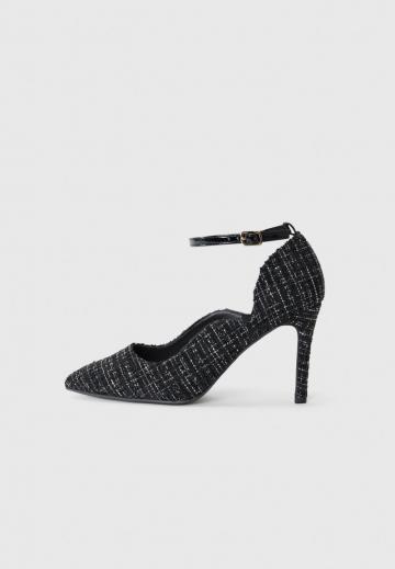 Туфли с ремешком