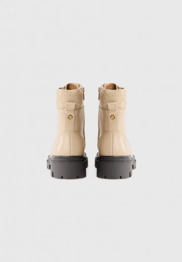 Ботинки на шнуровке