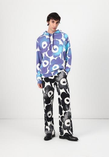 Пуловер с капюшоном