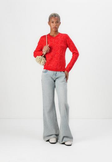 Пуловер с вырезом V