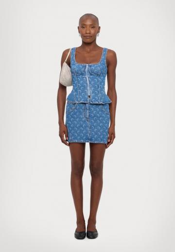 Джинсовая жилетка