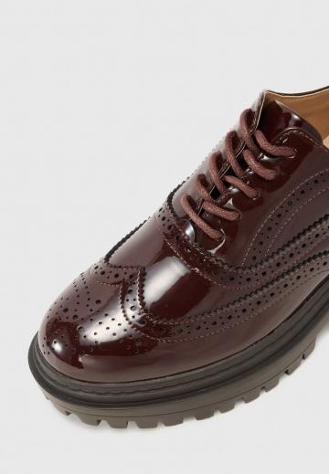 Туфли на шнуровке