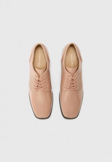 Туфли на шнуровке