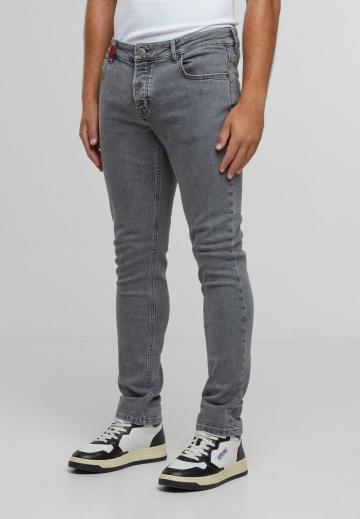 Узкие джинсы