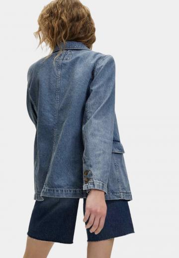 Джинсовая куртка
