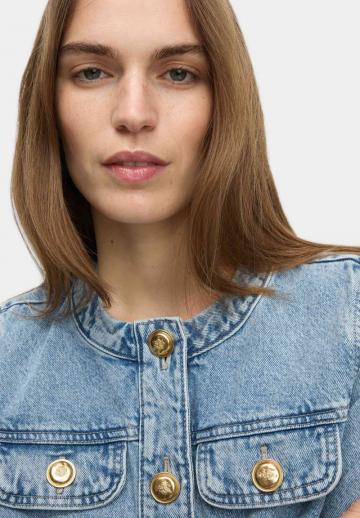 Джинсовая куртка