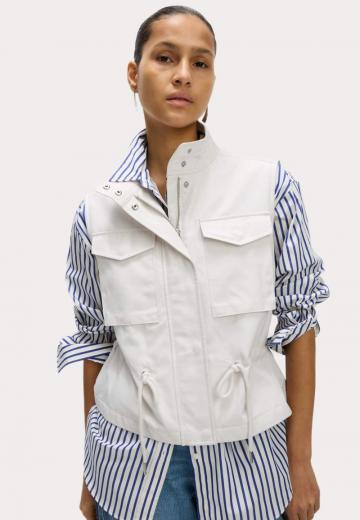 Куртка с накладнымит карманами