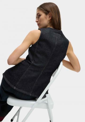 Джинсовая жилетка