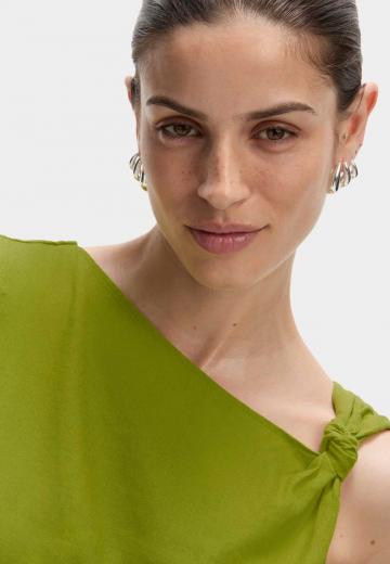 Блузка без рукавов