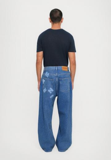 Прямые джинсы