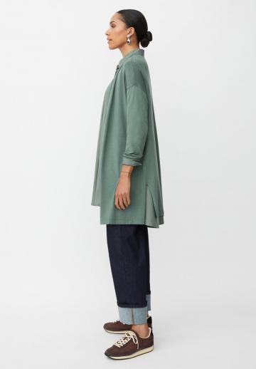 Длинный жилет