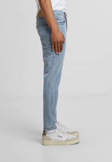 Узкие джинсы