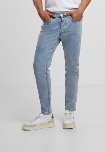 Узкие джинсы