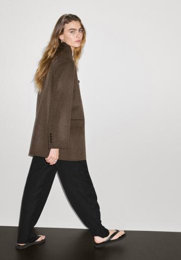 Короткое пальто