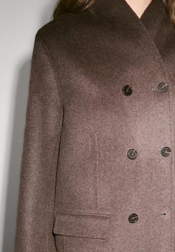 Короткое пальто