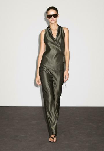 Блузка без рукавов