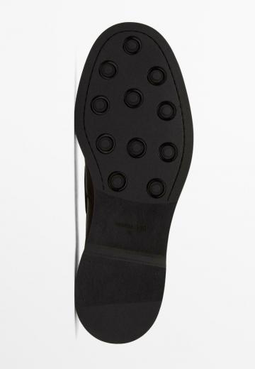 Ботинки на шнуровке