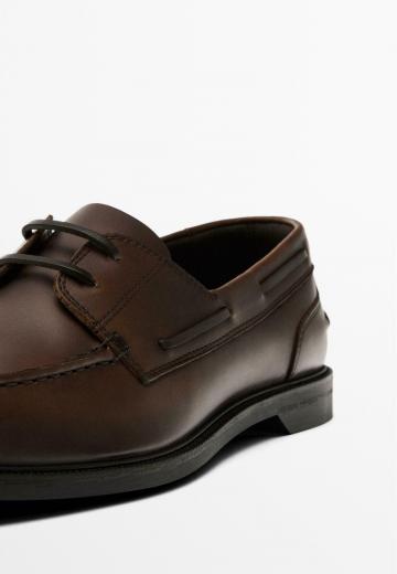 Ботинки на шнуровке