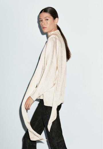 Атласная блузка