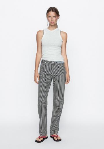 Прямые джинсы