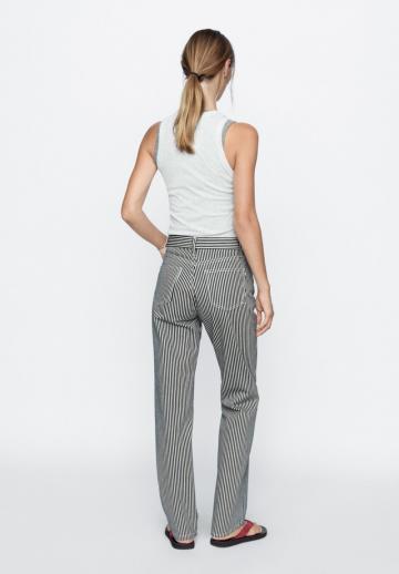 Прямые джинсы