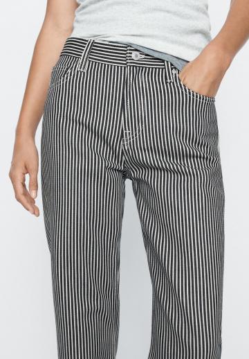 Прямые джинсы